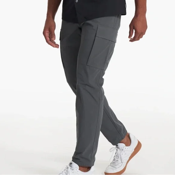 Vuori Meta Cargo Pant in Shale - Picture 1 of 6
